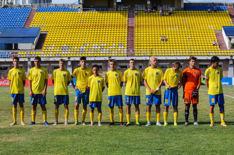 Команда КСШОР расположилась на втором месте после первого круга ЮФЛ ДВ