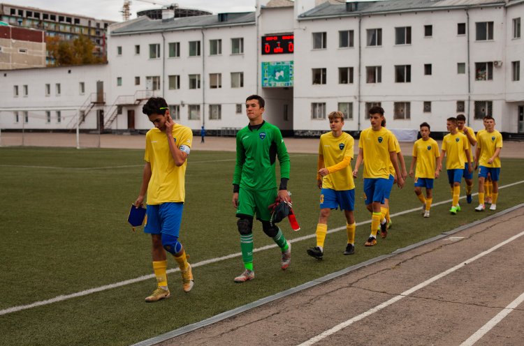 Команда КСШОР борется за победу в Дальневосточной юношеской футбольной лиге
