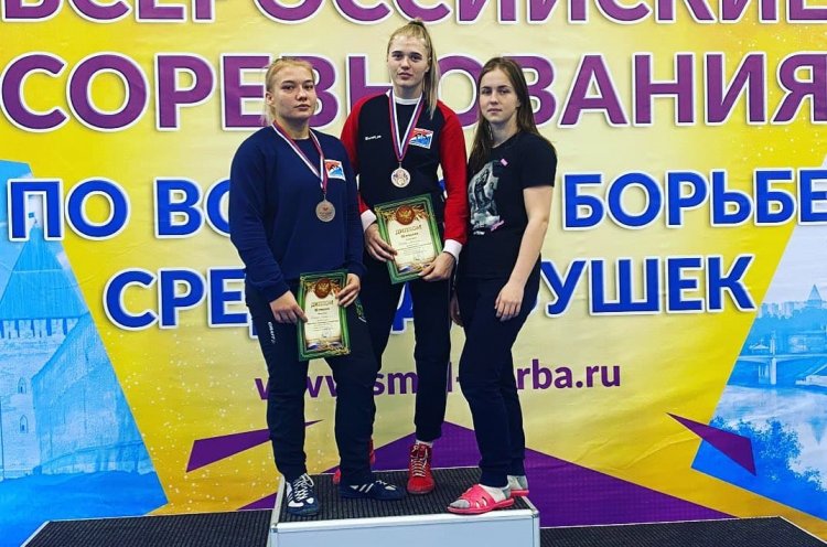 Приморские спортсменки отличились на всероссийских соревнованиях по борьбе