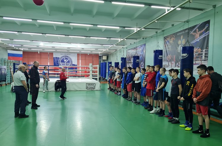 Юношеская сборная Приморья по боксу отправилась на первенство Дальнего Востока