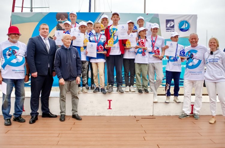 Во Владивостоке юные яхтсмены поборолись за кубок в классе «Оптимист»