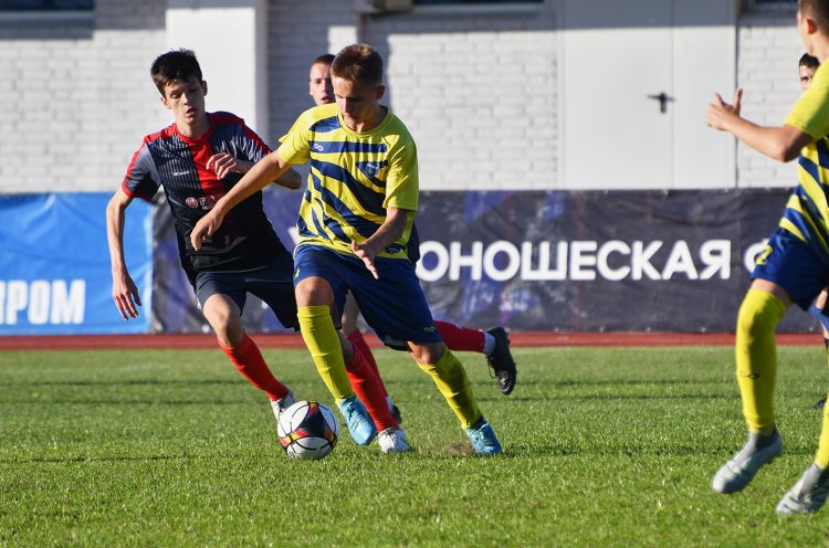 Приморские футболисты завоевали медали Дальневосточной юношеской лиги
