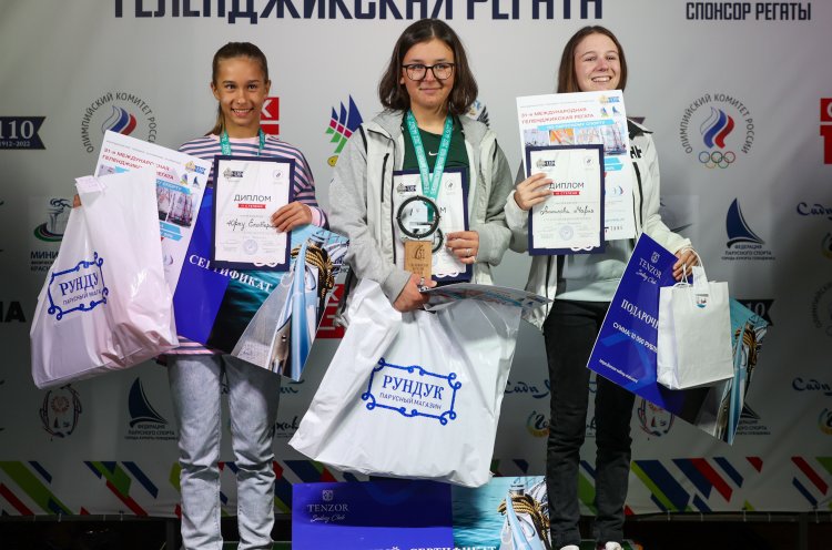 Две медали завоевали яхтсменки КСШОР на 31-й Геленджикской регате