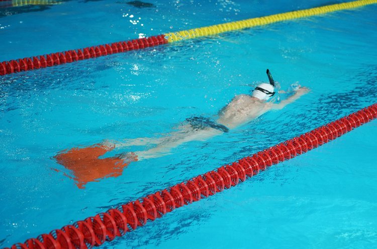 В Приморье прошли краевые соревнования по плаванию в классических ластах