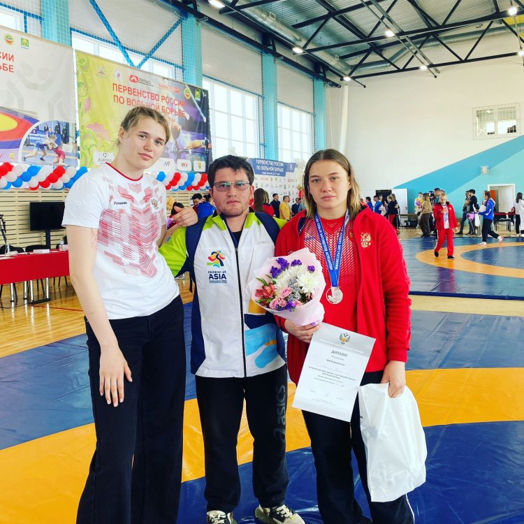 Спортсменка из Приморья завоевала серебряную медаль первенства России по вольной борьбе