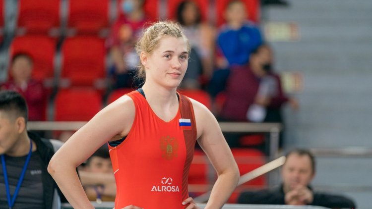 Ангелина Бобрик стала третьей на международном турнире по вольной борьбе в Якутске